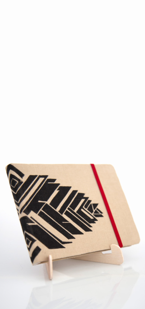 Libretas artesanales con encuadernado fino marca Leaftones creado por Diana Herrera Design